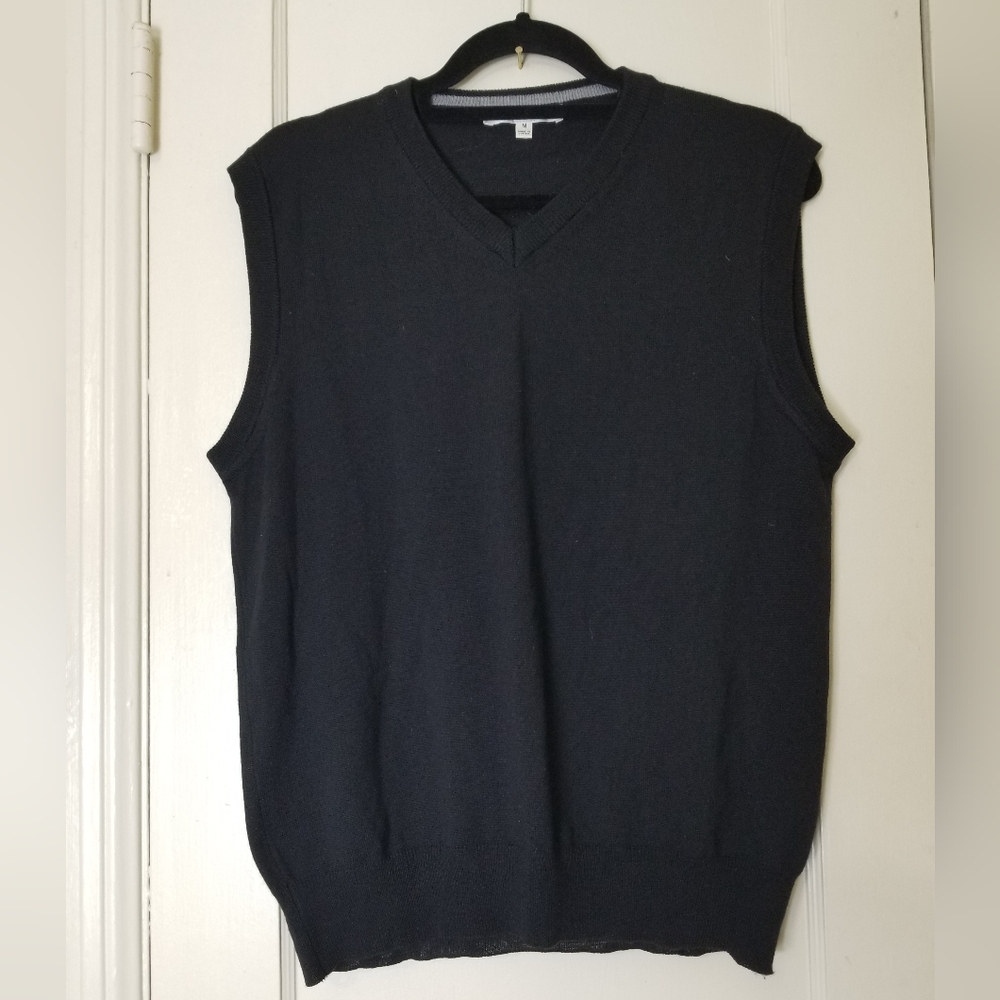 TRAVEL SMITH black Merino wool v neck sleeveless vest sweater